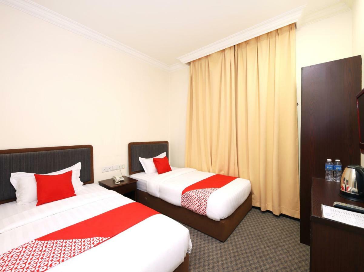 Oyo 750 Comfort Hotel Kota Kinabalu Exterior foto